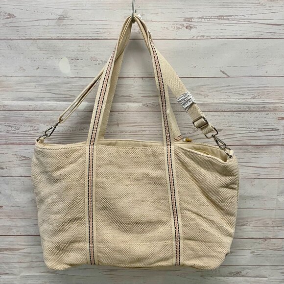 America & Beyond Beaded Weekender Bag - Picture 2 of 10